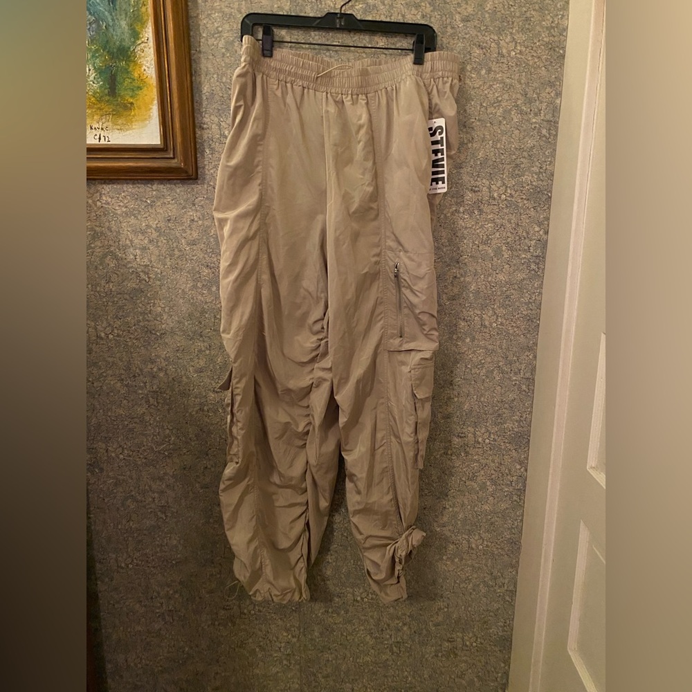NWT Steve Madden Tan Cargo Pants with Elastic Waistband ruched sides joggers xL